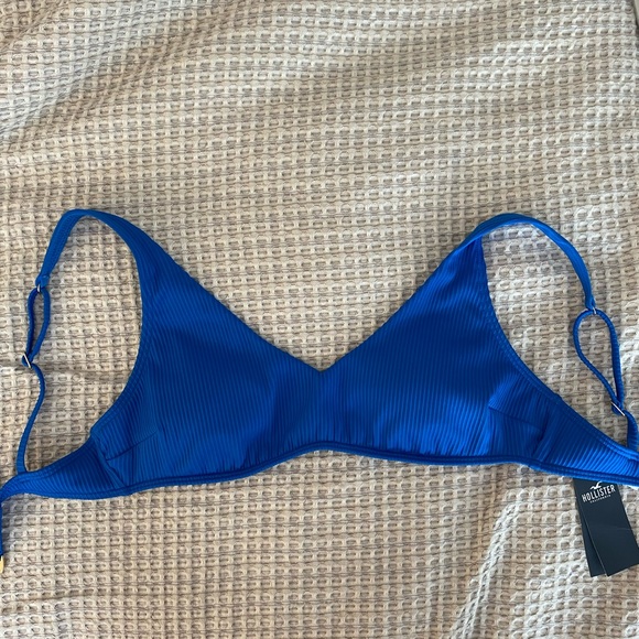 NWT Hollister Bikini Top - Size Small - Picture 3 of 5